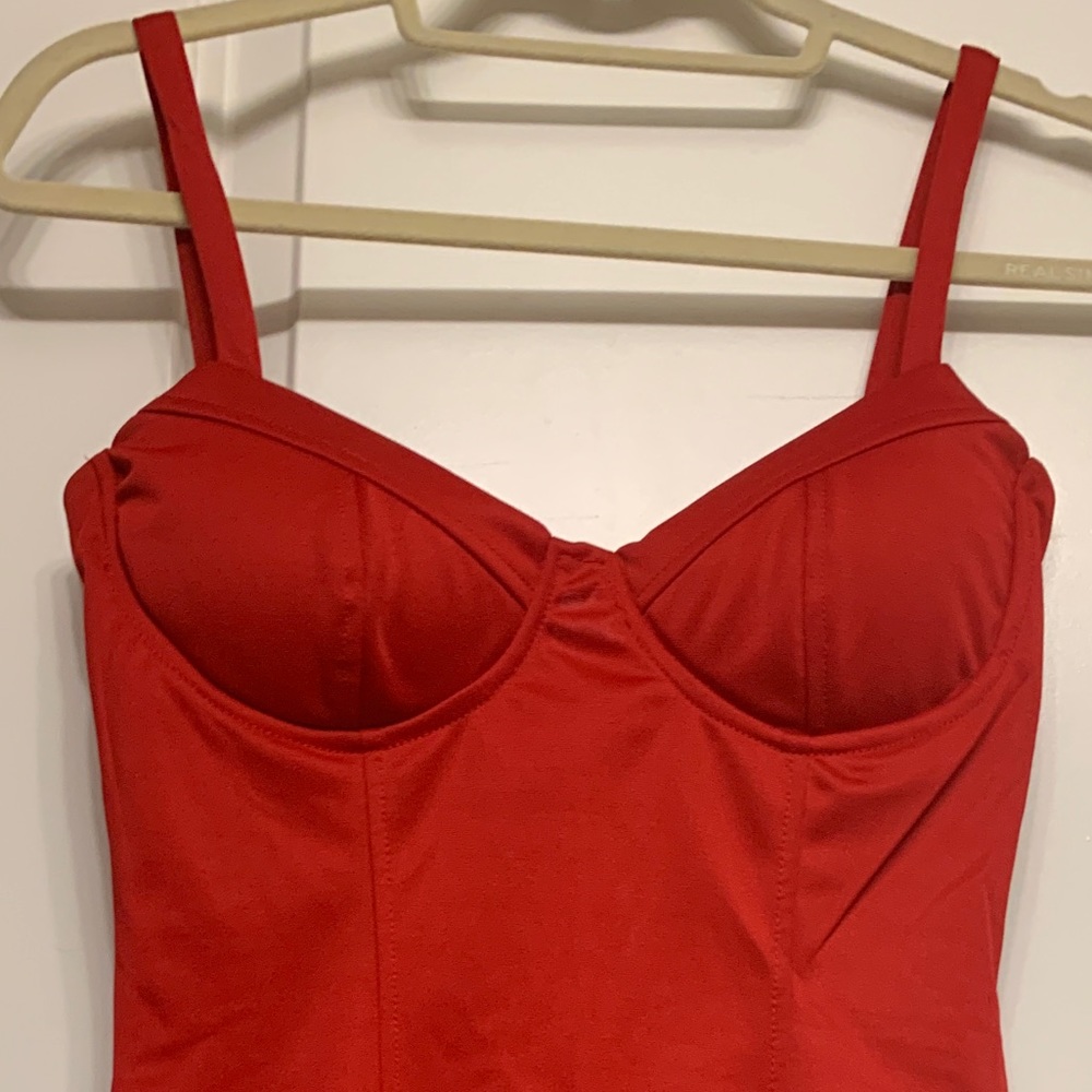 Red Dress - Picture 4 of 4
